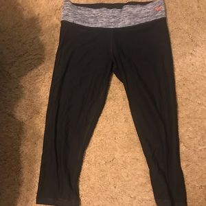 Victoria’s Secret Pink reversible Capri large